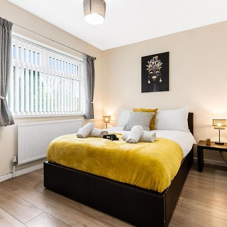 Off Road Parking, Garden, Tv'S In Bedrooms Morriston エクステリア 写真