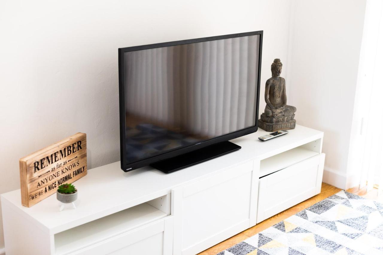 Off Road Parking, Garden, Tv'S In Bedrooms Morriston エクステリア 写真