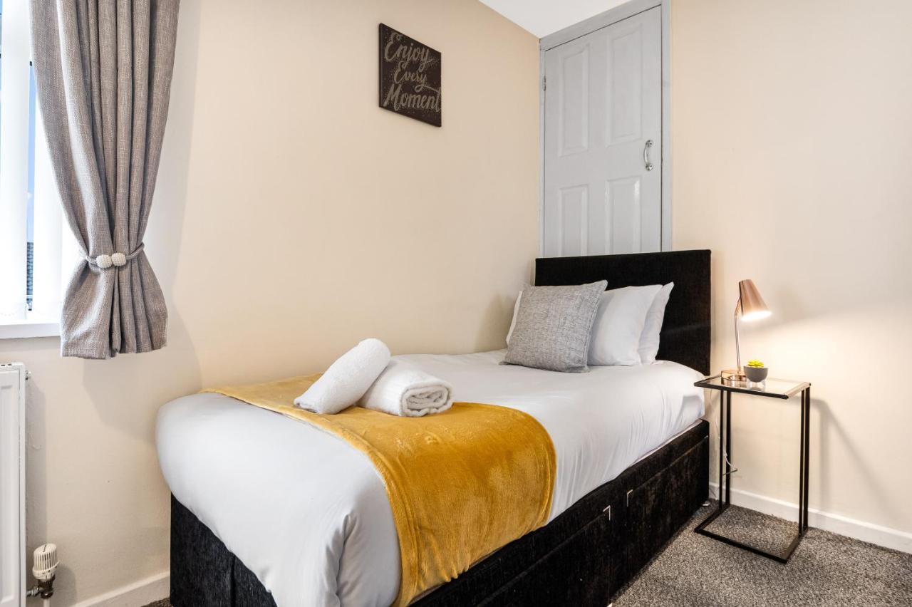 Off Road Parking, Garden, Tv'S In Bedrooms Morriston エクステリア 写真